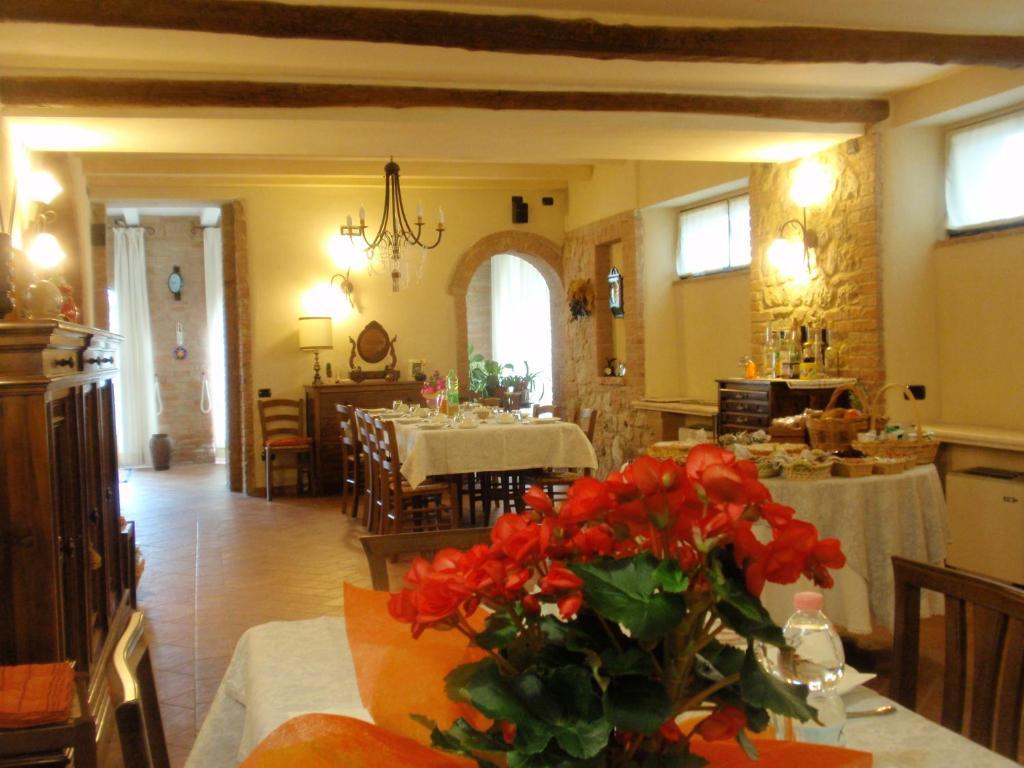 Гостевой дом Borgo Piaggiarella Sant'andrea a Montecchio Экстерьер фото